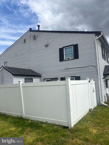 5 LOCUST CT, Sicklerville, NJ 08081