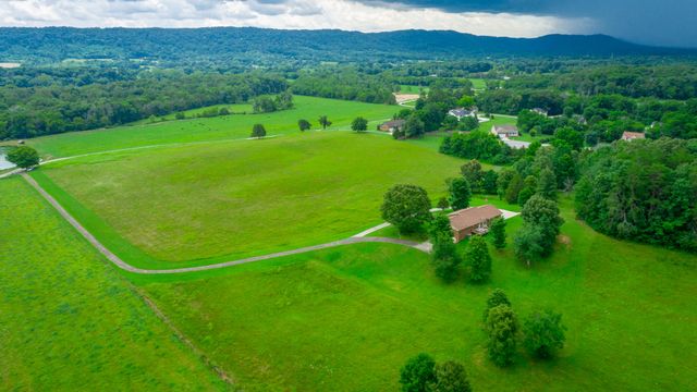 10245 Snow Hill Road, Ooltewah, TN 37363