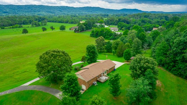 10245 Snow Hill Road, Ooltewah, TN 37363