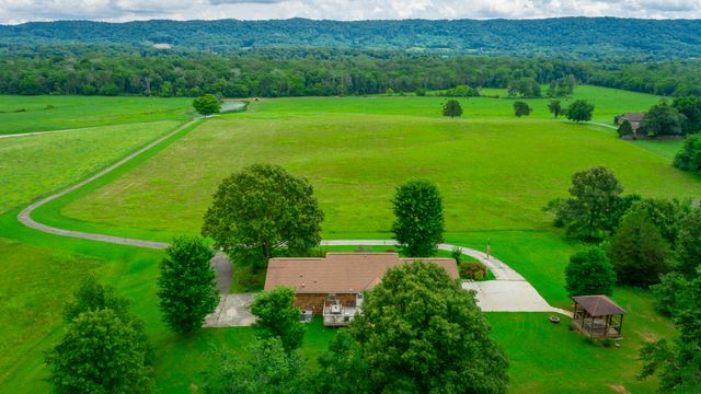 10245 Snow Hill Road, Ooltewah, TN 37363