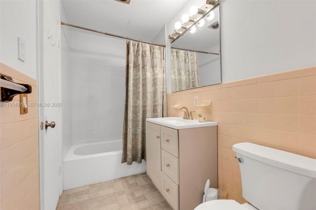 6945 NW 8th Ct, Margate, FL 33063