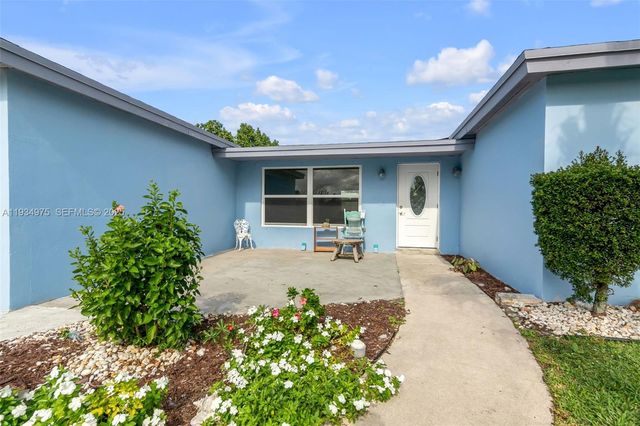 6945 NW 8th Ct, Margate, FL 33063