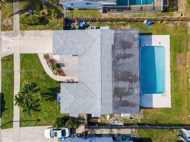 6945 NW 8th Ct, Margate, FL 33063