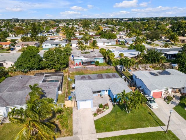 6945 NW 8th Ct, Margate, FL 33063