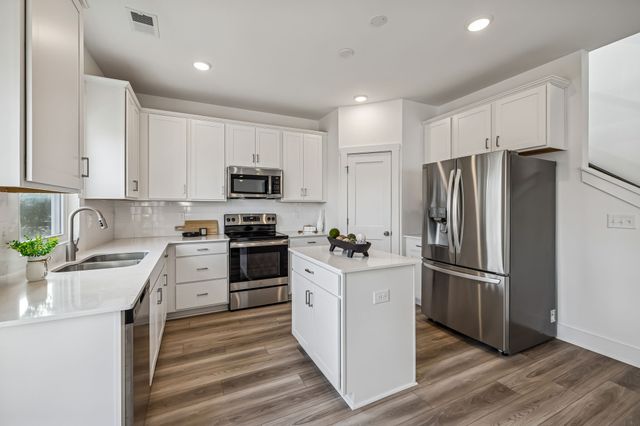 113 Model Ct, Columbia, TN 38401