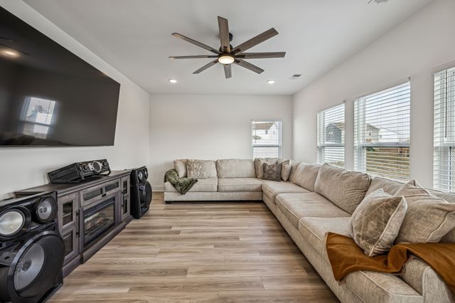 113 Model Ct, Columbia, TN 38401