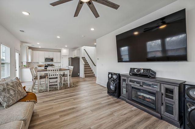 113 Model Ct, Columbia, TN 38401