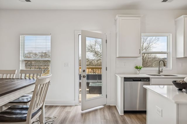 113 Model Ct, Columbia, TN 38401