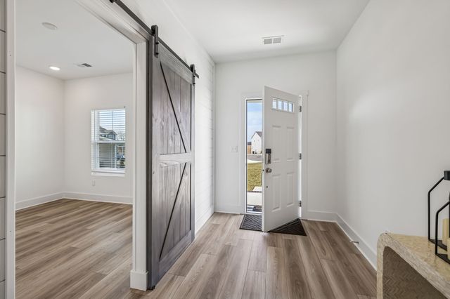 113 Model Ct, Columbia, TN 38401