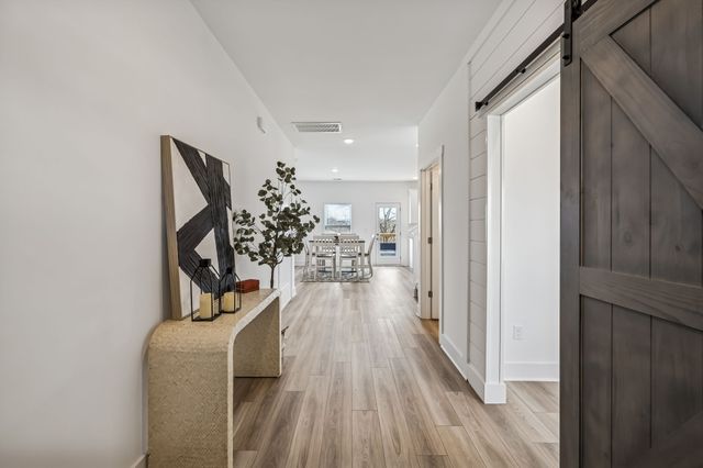 113 Model Ct, Columbia, TN 38401