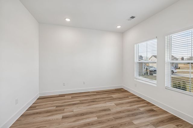 113 Model Ct, Columbia, TN 38401