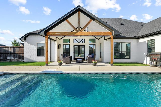 121 Chisolm Trail, Pottsboro, TX 75076