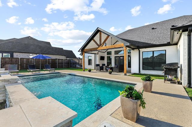 121 Chisolm Trail, Pottsboro, TX 75076