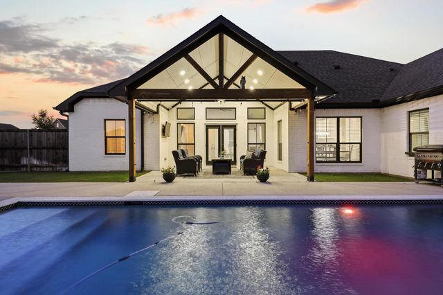 121 Chisolm Trail, Pottsboro, TX 75076