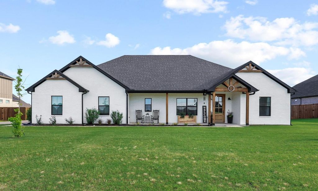 121 Chisolm Trail, Pottsboro, TX 75076