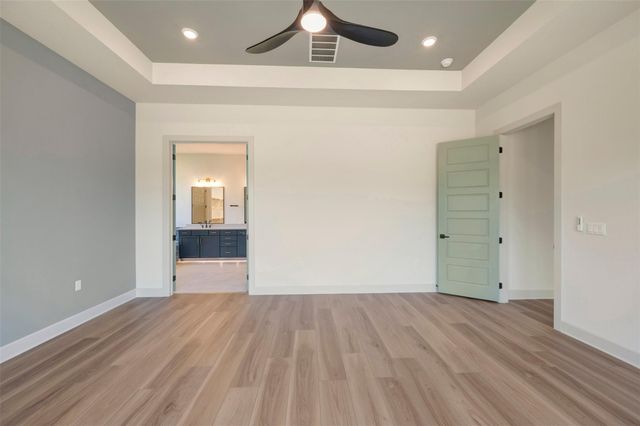 124 Rees Landing RD, Spicewood, TX 78669