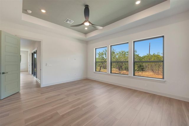 124 Rees Landing RD, Spicewood, TX 78669