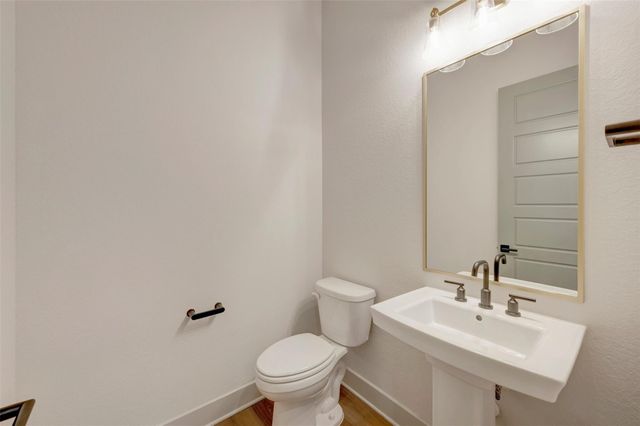 124 Rees Landing RD, Spicewood, TX 78669