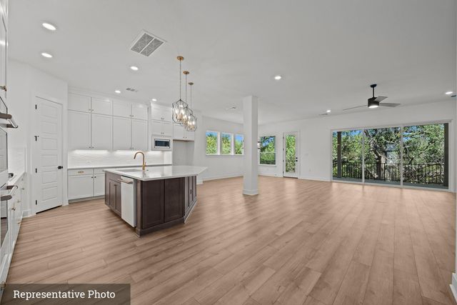 124 Rees Landing RD, Spicewood, TX 78669