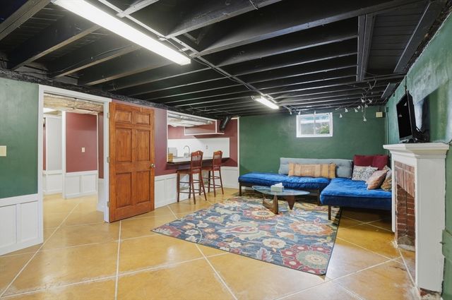 2055 Allen Street, Springfield, MA 01118