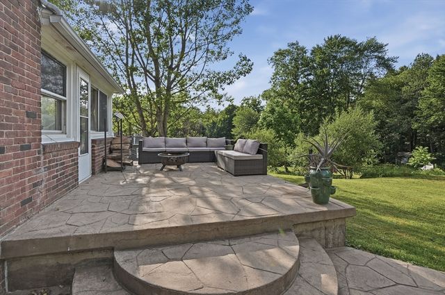 2055 Allen Street, Springfield, MA 01118
