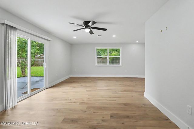 200 Beverly Drive, Ocean Springs, MS 39564