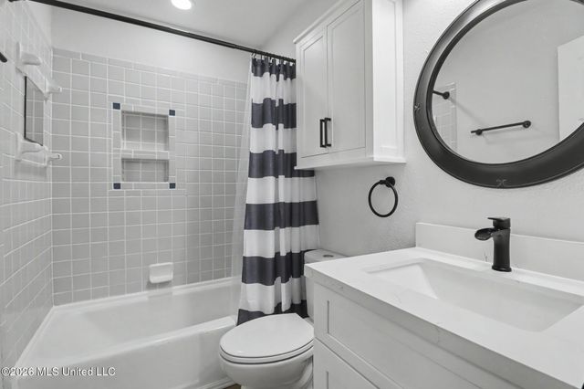 200 Beverly Drive, Ocean Springs, MS 39564