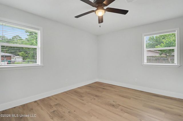 200 Beverly Drive, Ocean Springs, MS 39564