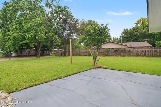 200 Beverly Drive, Ocean Springs, MS 39564