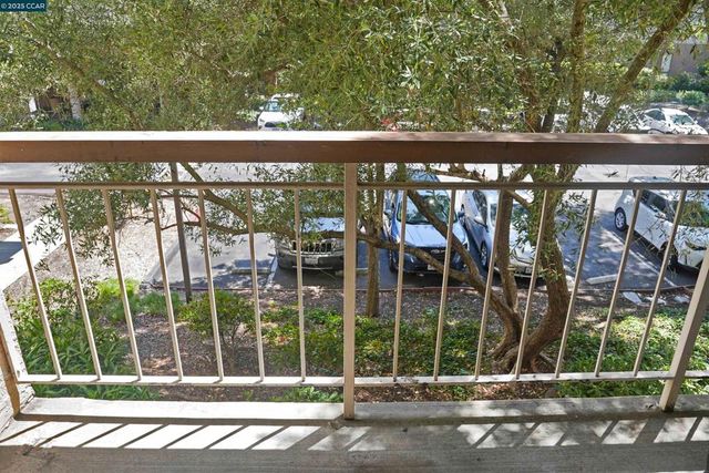 440 N Civic Dr 203, Walnut Creek, CA 94596