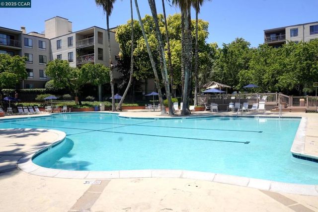 440 N Civic Dr 203, Walnut Creek, CA 94596