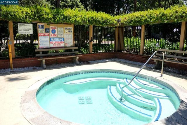 440 N Civic Dr 203, Walnut Creek, CA 94596