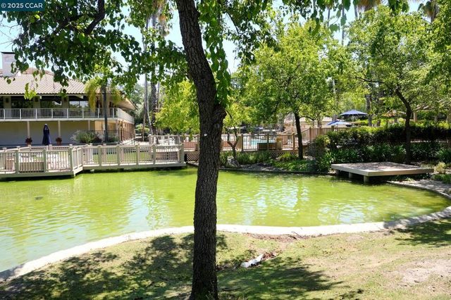 440 N Civic Dr 203, Walnut Creek, CA 94596