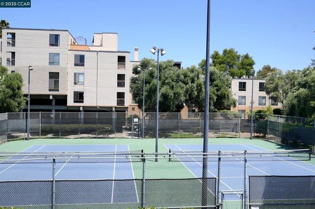 440 N Civic Dr 203, Walnut Creek, CA 94596