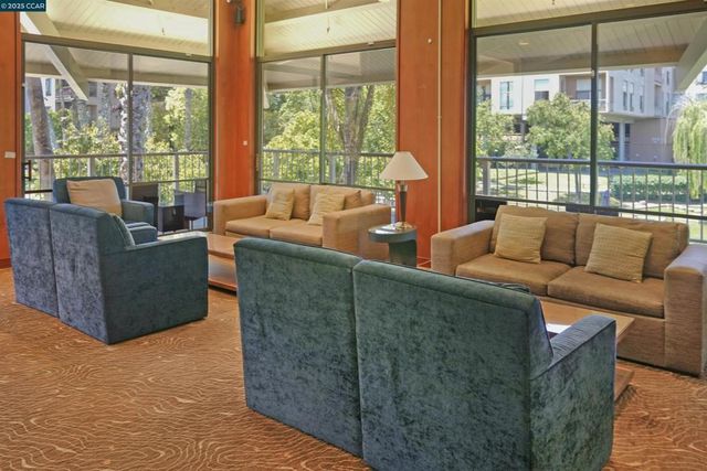 440 N Civic Dr 203, Walnut Creek, CA 94596