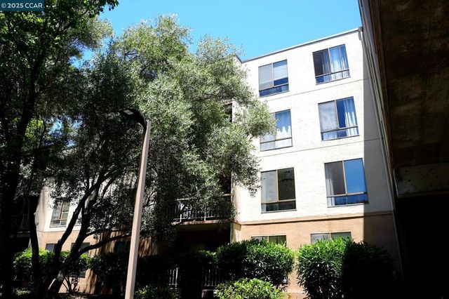 440 N Civic Dr 203, Walnut Creek, CA 94596