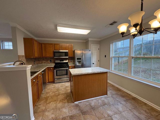 422 Royal Oak Drive, Acworth, GA 30102