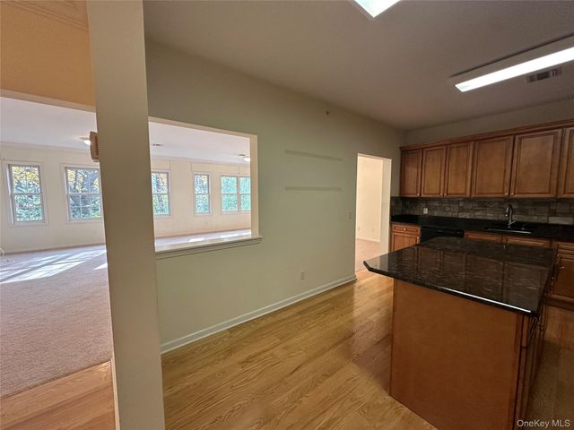 75 QUAKER Avenue 315, Cornwall, NY 12518