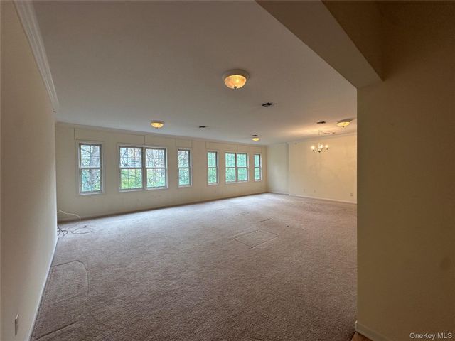 75 QUAKER Avenue 315, Cornwall, NY 12518