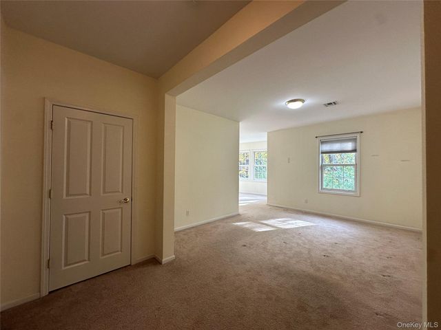 75 QUAKER Avenue 315, Cornwall, NY 12518