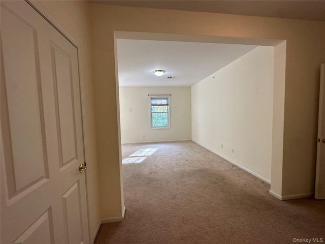 75 QUAKER Avenue 315, Cornwall, NY 12518