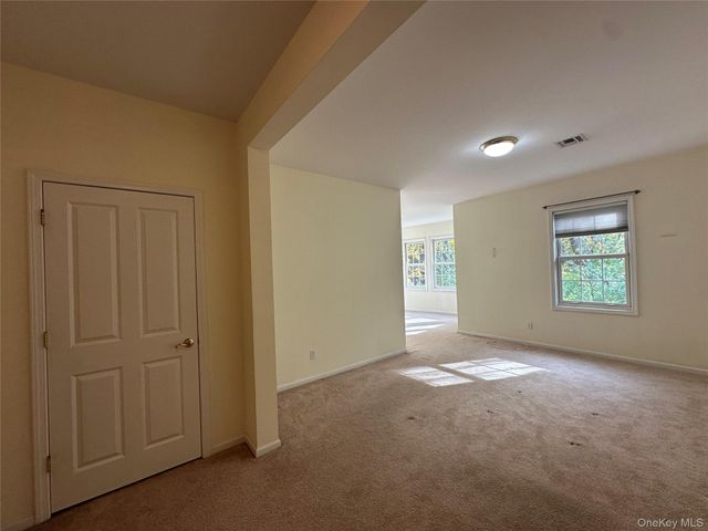 75 QUAKER Avenue 315, Cornwall, NY 12518