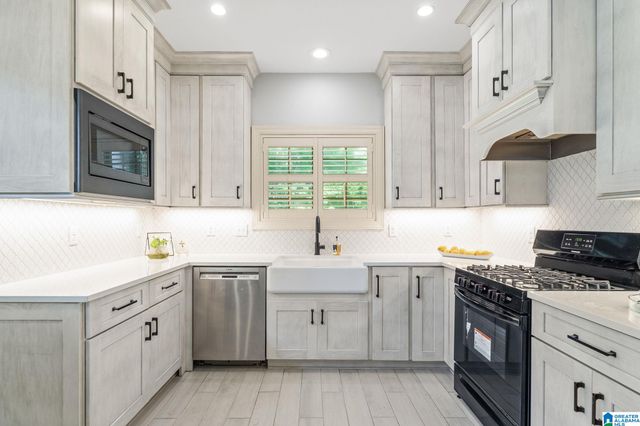 921 HADDINGTON DALE, Pelham, AL 35124