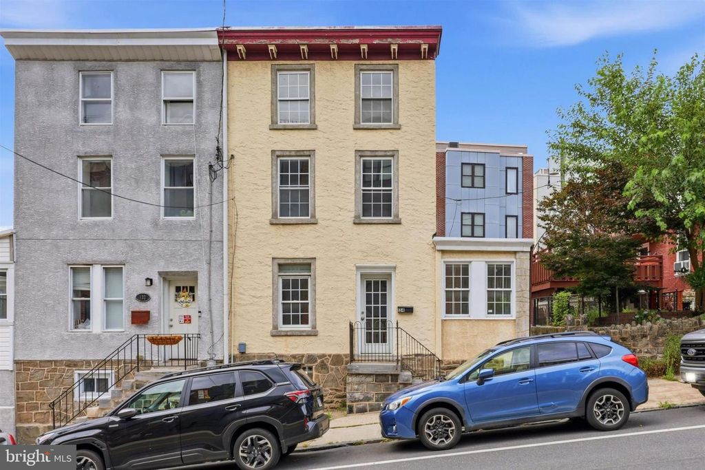 134 SHURS LN, Philadelphia, PA 19127