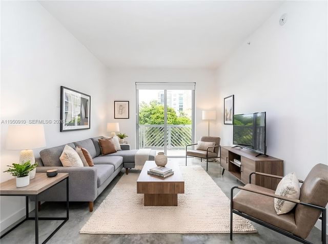 771 NW 1st St 302, Miami, FL 33128