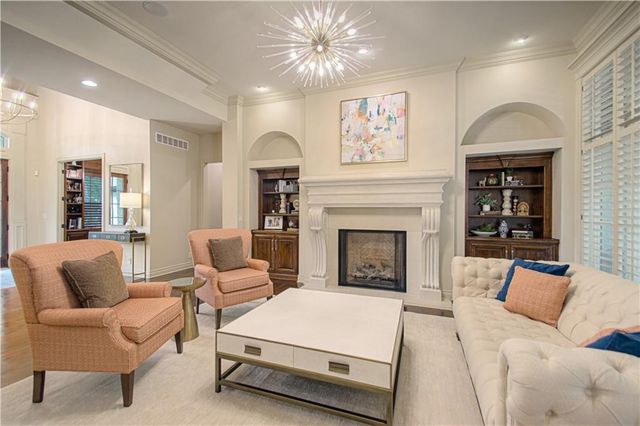 15925 King Street, Overland Park, KS 66221