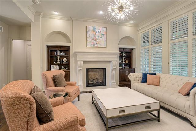 15925 King Street, Overland Park, KS 66221