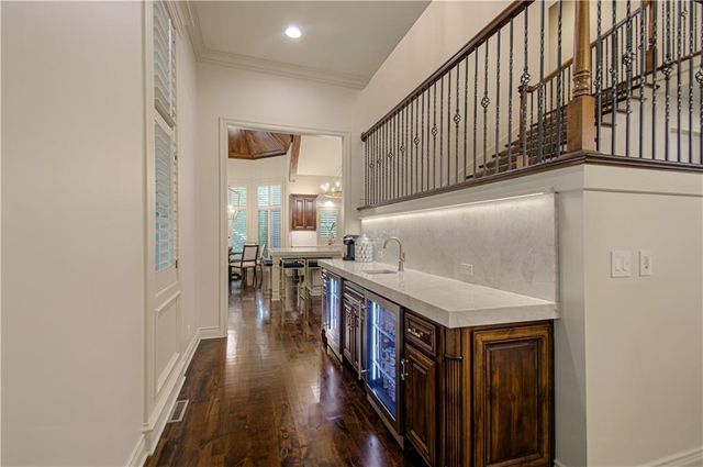 15925 King Street, Overland Park, KS 66221