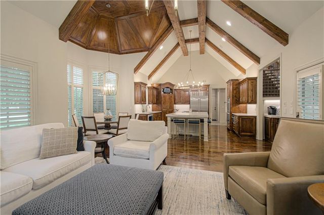 15925 King Street, Overland Park, KS 66221