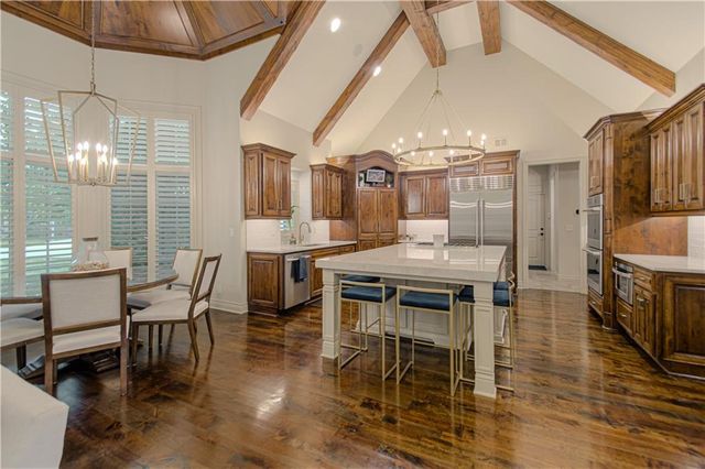 15925 King Street, Overland Park, KS 66221